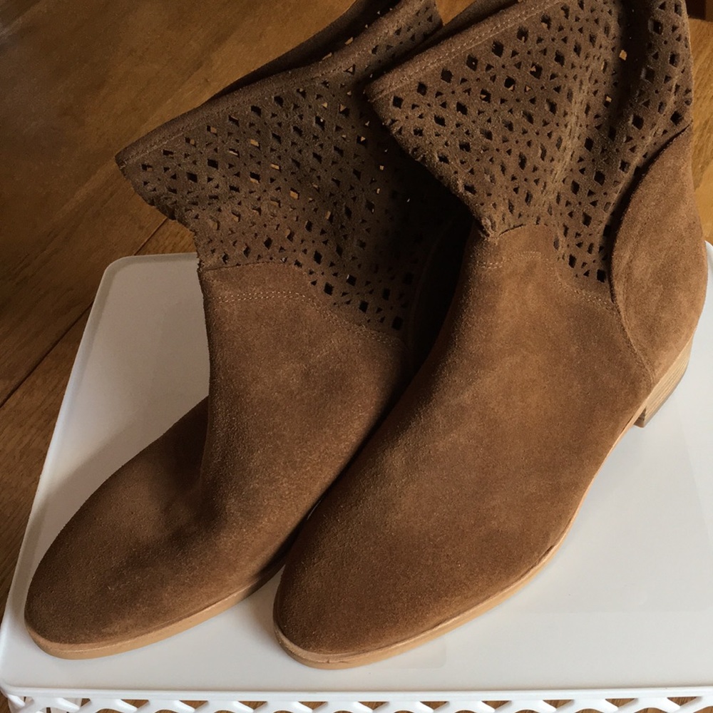 Michael Kors brown suede ankle boots never worn size 7M